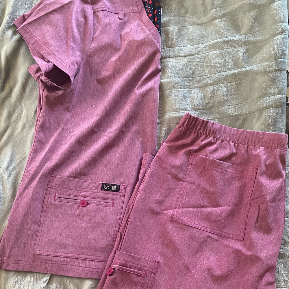 Koi Basics Scrub Set in Heather Azalea Pink